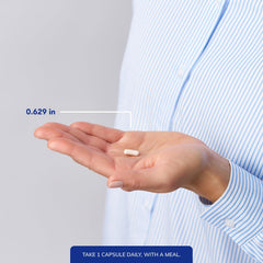 Pure Encapsulations cápsulas en mano para comparar tamaño y comodidad de toma