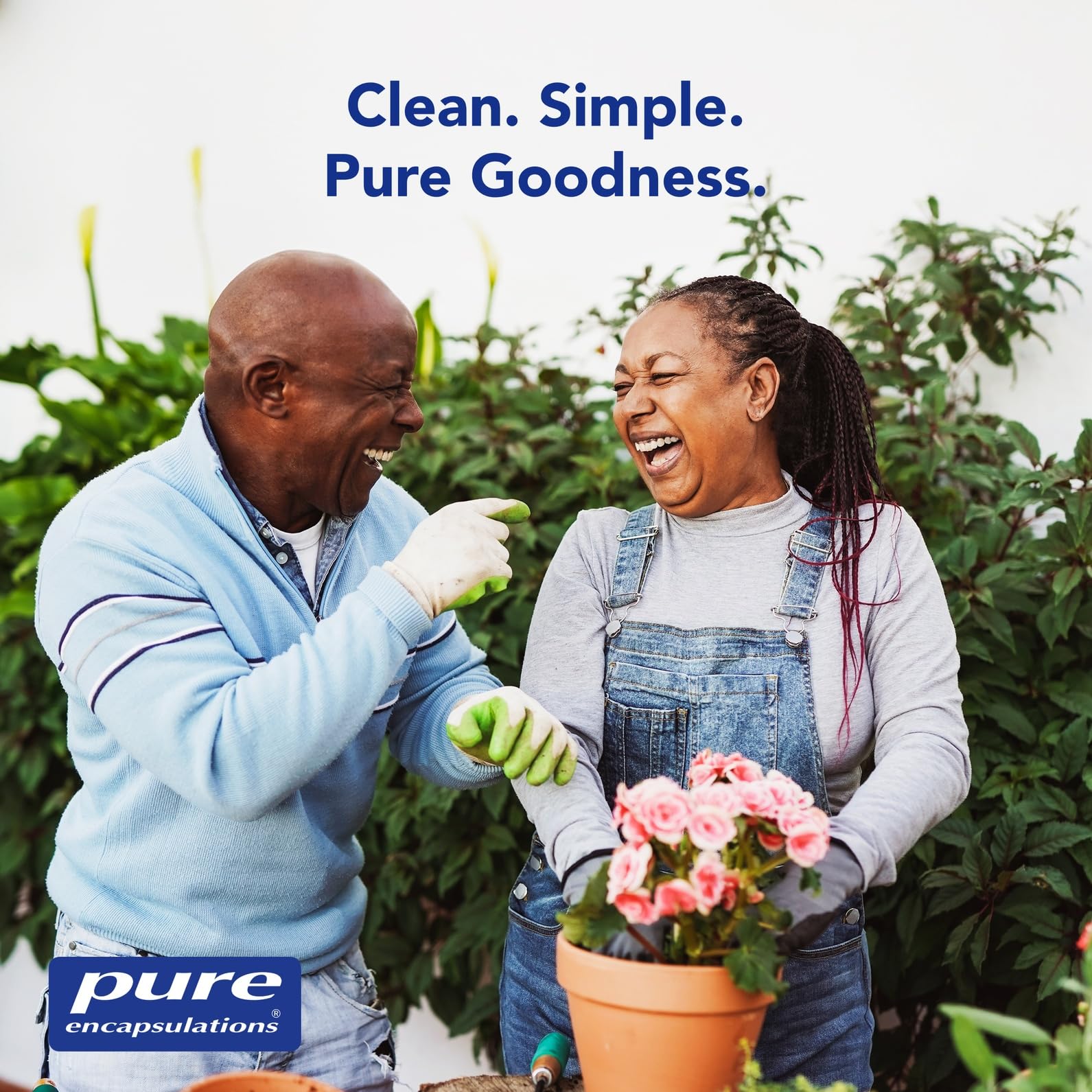 Pure Encapsulations frasco en mesa junto a fruta representando estilo de vida