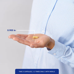 Pure Encapsulations mujer tomando cápsula para apoyar nutrición diaria