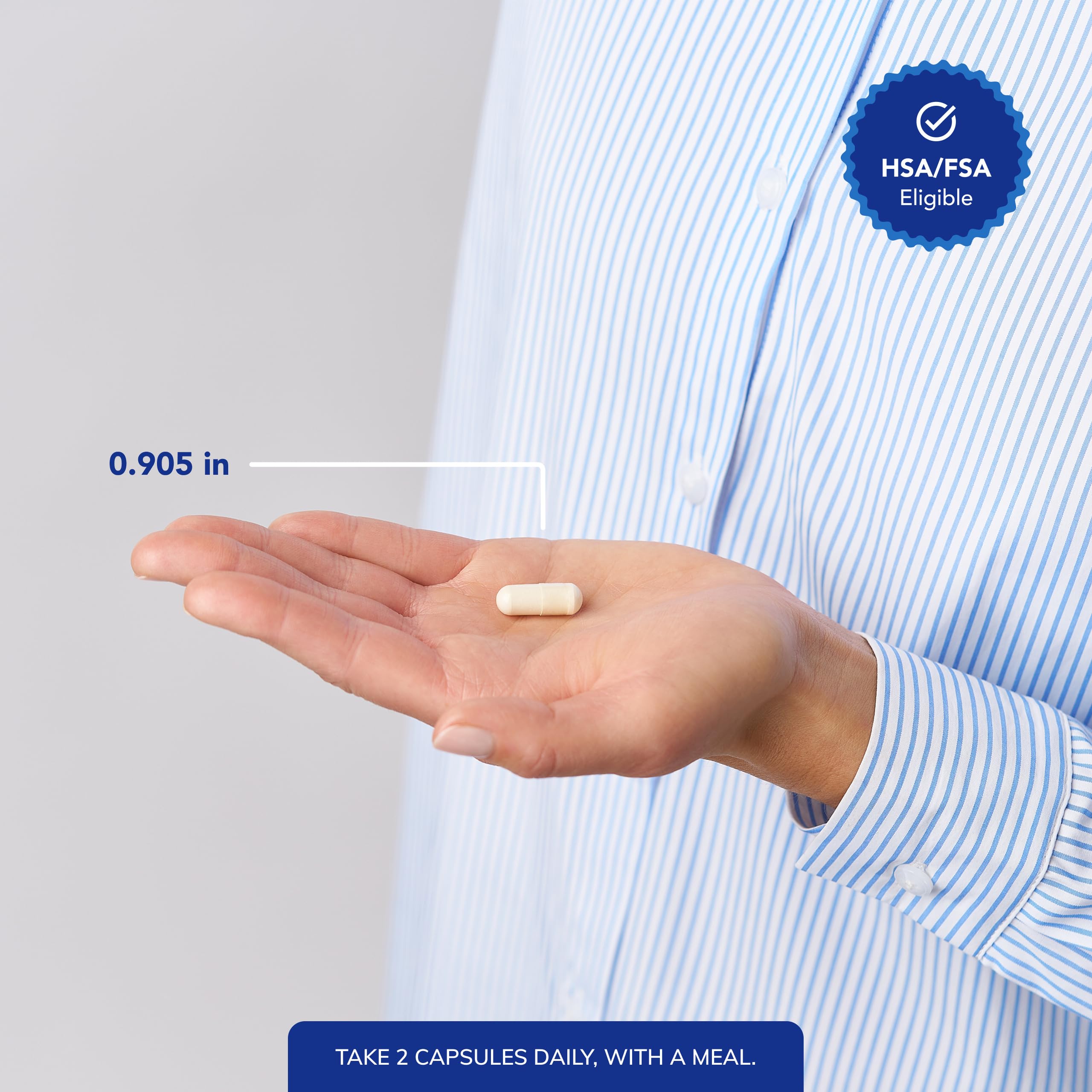 Pure Encapsulations persona sosteniendo cápsula para rutina diaria