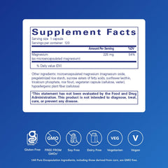 Pure Encapsulations UltraMag cápsula en mano para apreciar tamaño y fácil ingestión