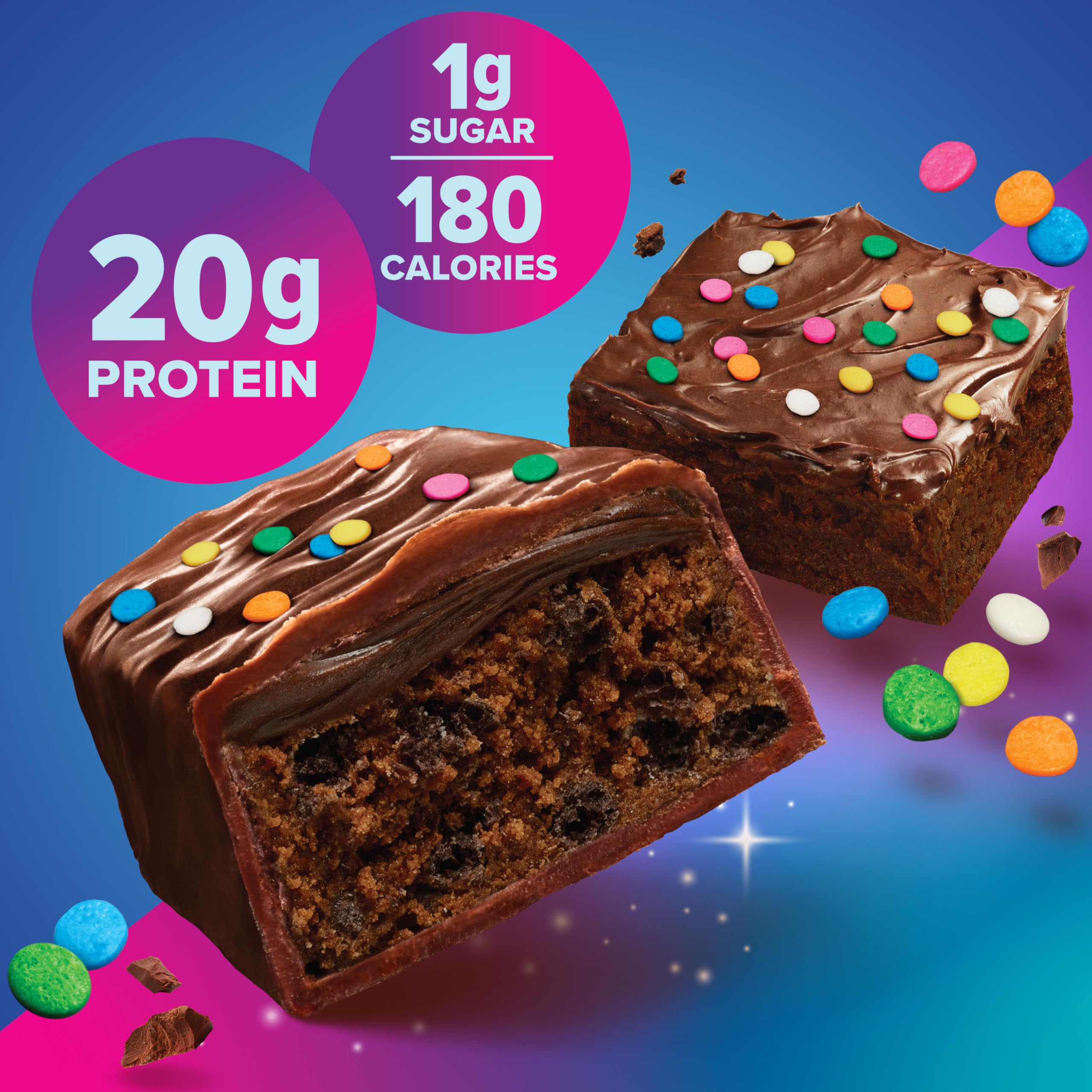 Pure Protein barra en mano en ambiente urbano, práctico para llevar y comer