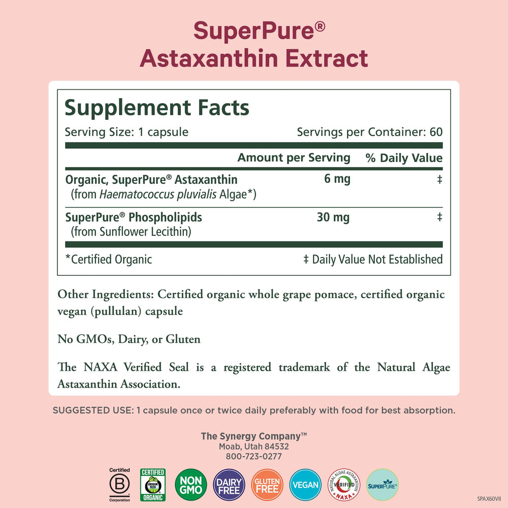 PURE SYNERGY foco en etiqueta que destaca astaxantina orgánica y pureza