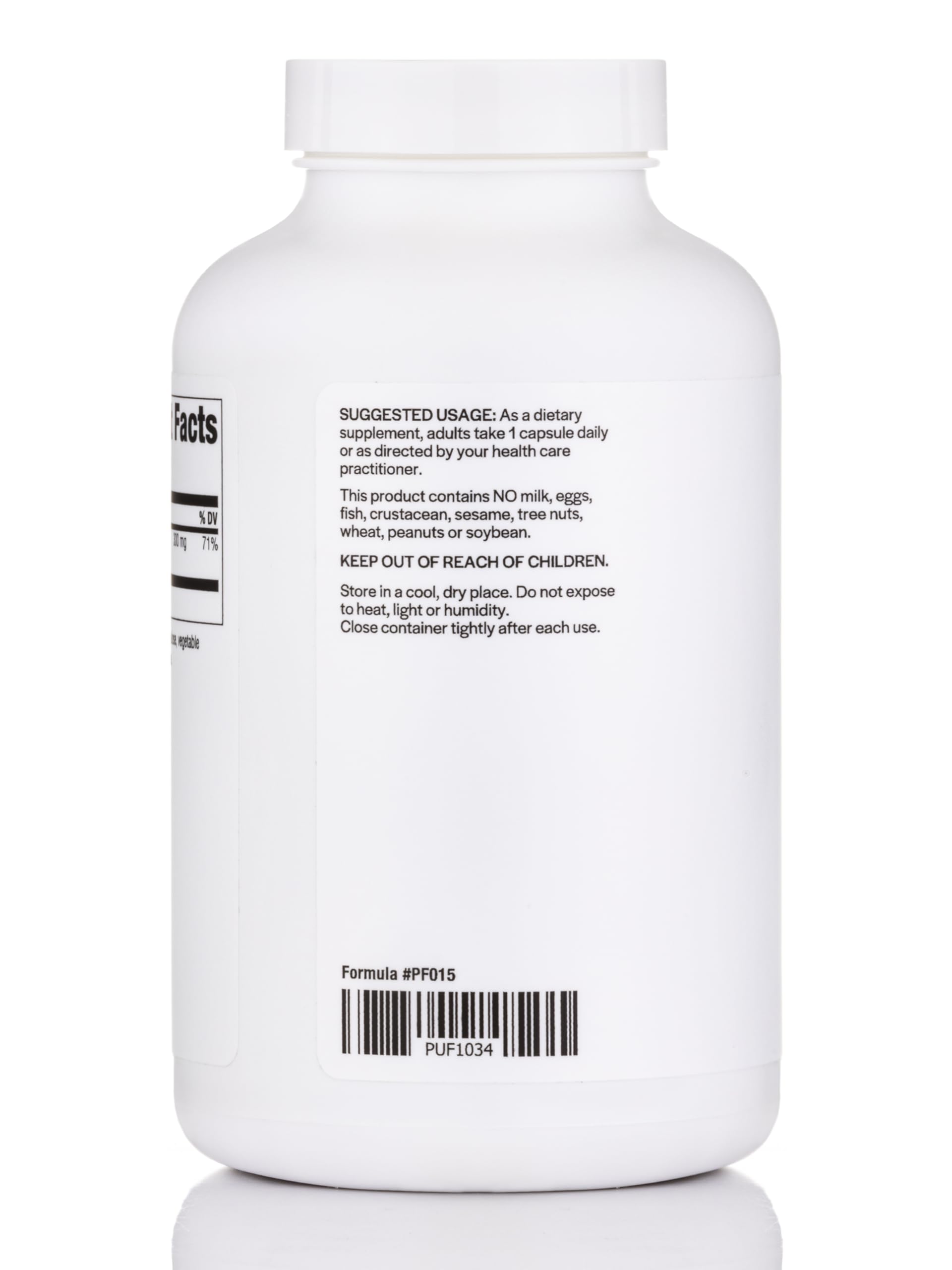 PureFormulas cápsula en mano detalle de textura para fácil ingestión