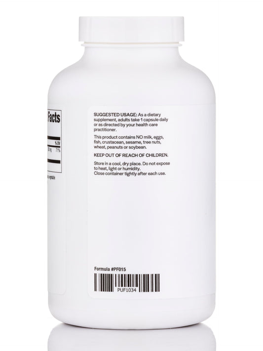 PureFormulas cápsula en mano detalle de textura para fácil ingestión