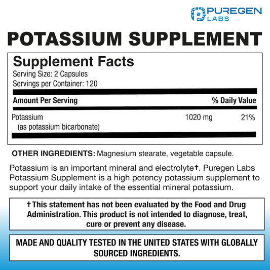 P Puregen Labs cápsulas en mano para tamaño cómodo y fácil ingestión