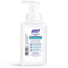 Purell espuma en mano mostrando textura rica y cómoda al aplicar