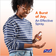 Purell niebla del spray sobre la mano para limpieza sin residuo