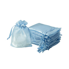QIANF bolsa organza frontal mostrando acabado brillante y elegante