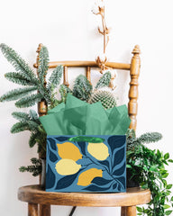 qiqee bolsa en mesa de fiesta aportando color y decoración lista