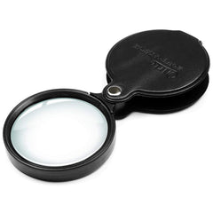 Qirte lupa frontal empaquetada mostrando diseño compacto y protección