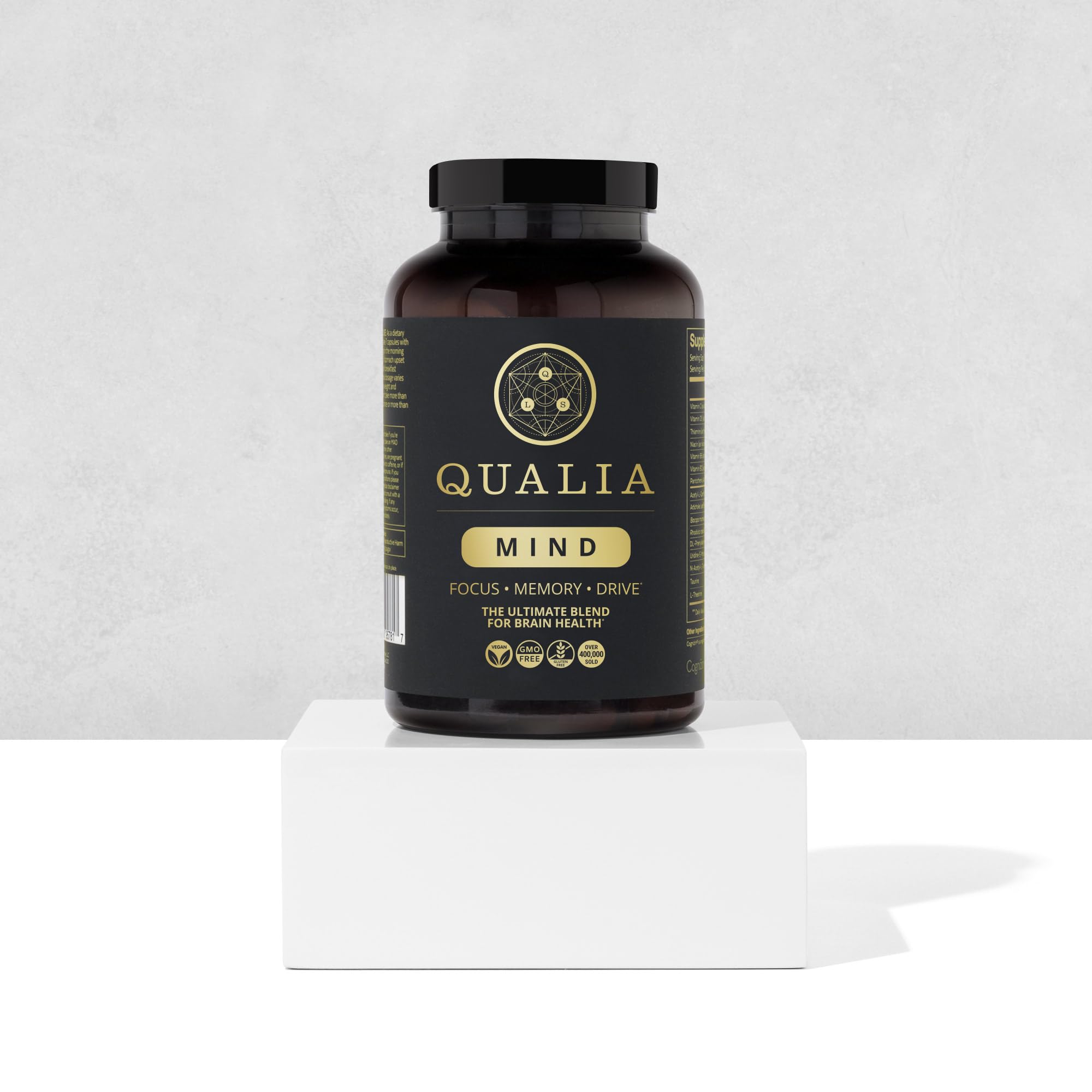 QUALIA LIFE SCIENCES etiqueta nutricional en primer plano, evidencia transparencia