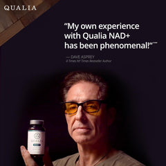 QUALIA LIFE SCIENCES persona tomando cápsula para mejorar energía diaria