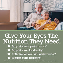 Quantum softgels en mano para apreciar tamaño y tomar con confianza