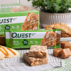 Quest Apple Pie barra en mochila demostrando conveniencia para viajar