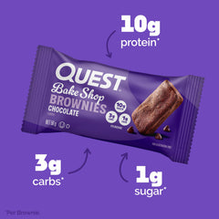 Quest detalle de textura del brownie resaltando chocolate y densidad