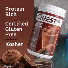 Quest cucharada con polvo de chocolate destacando fácil mezcla y proteínas