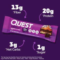 Quest Stacks corte transversal que revela capas crujientes y relleno fudgy para sabor