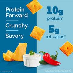 Quest textura cerca de chip crujiente que resalta la proteína y el crunch
