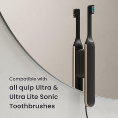 quip cabezal junto a una mano mostrando tamaño compacto y fácil manejo