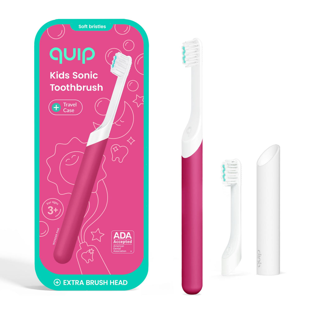 Quip cepillo infantil frontal en Wonder Pink mostrando diseño y beneficio práctico
