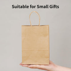 RACETOP bolsa en uso con regalo dentro demostrando capacidad práctica