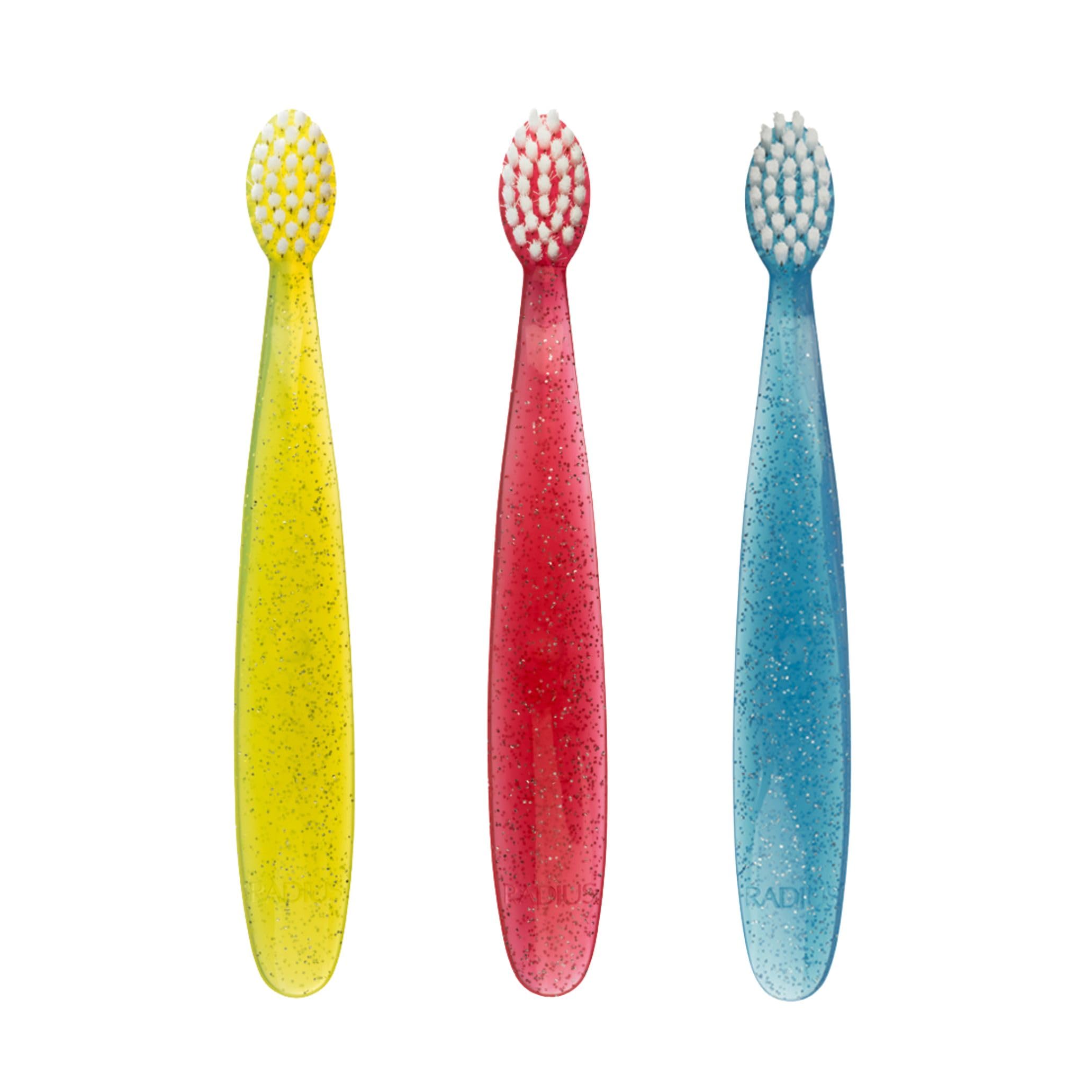 RADIUS Totz pack frontal mostrando tres cepillos y colores, comodidad inmediata