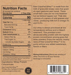 Raw Organic Whey vista del tamaño 2 lb junto a una taza para escala