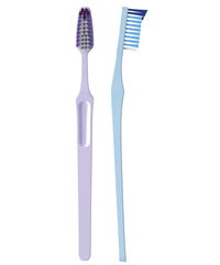 Reach cepillo Crystal Clean enfoque en el cuello angulado que ayuda a alcanzar molares