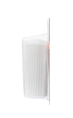 Uso de Reach Dentotape entre dientes amplios mejorando limpieza interdental