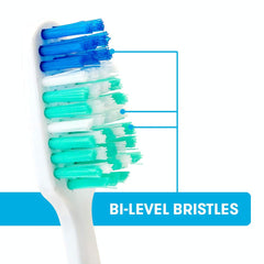 Reach primer plano de cerdas bi-level para limpieza efectiva