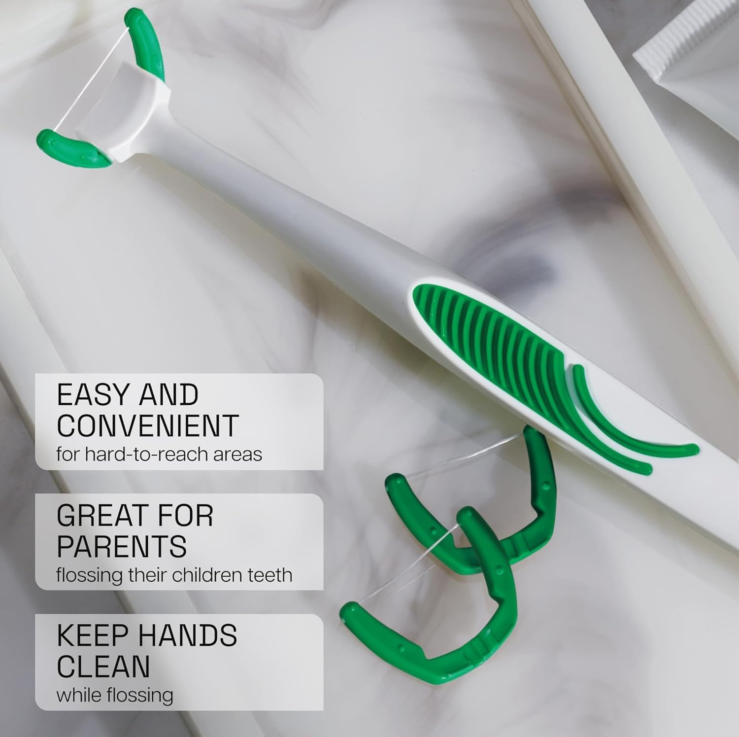 Uso interdental con cabezal Reach mostrando control y frescura menta