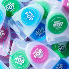 Reach ambiente de baño con el producto mostrando conveniencia diaria y cuidado personal