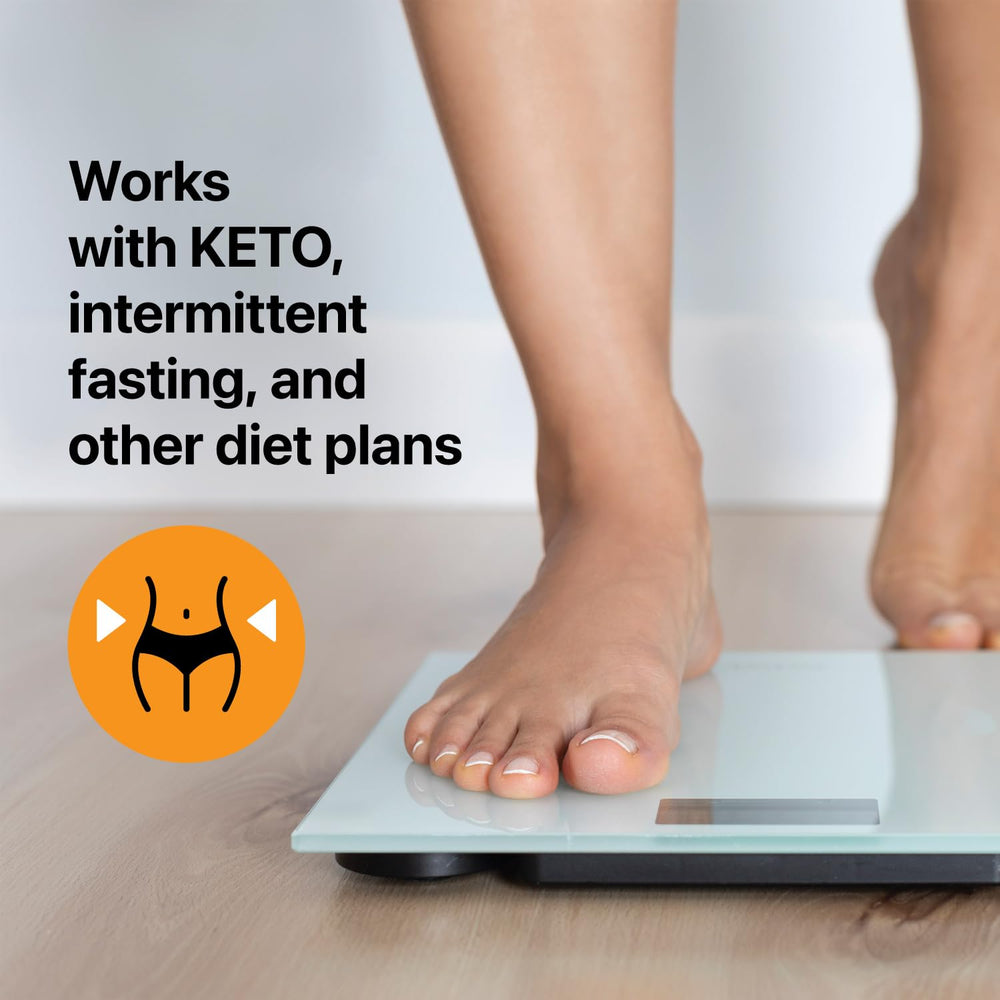 Real Ketones cápsula en mano para mostrar tamaño y dosificación cómoda