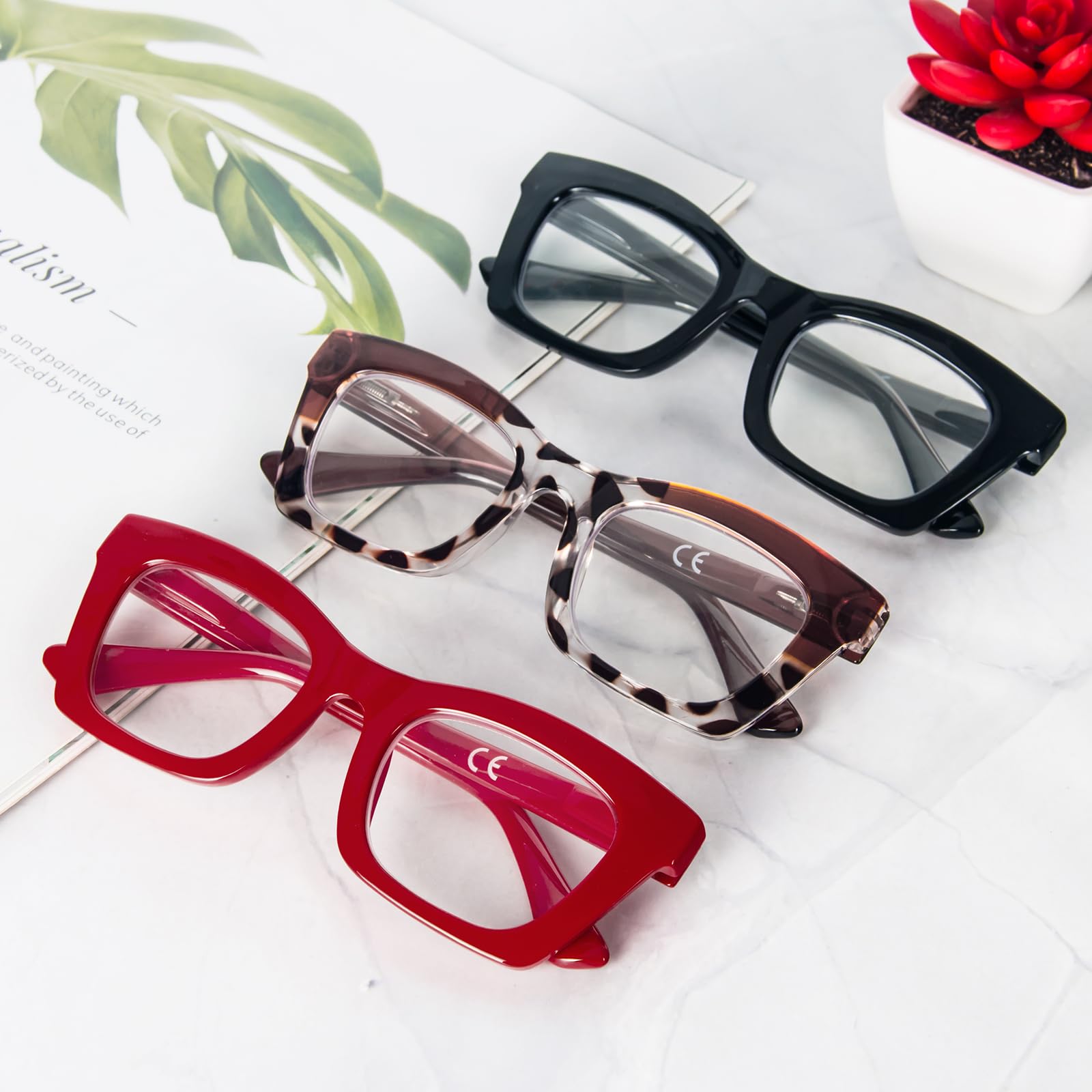 REAVEE estilo en oficina mostrando gafas como accesorio funcional y moderno
