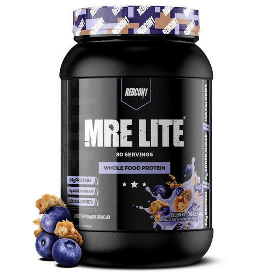 REDCON1 bote frontal mostrando sabor Blueberry Cobbler y beneficios de proteína