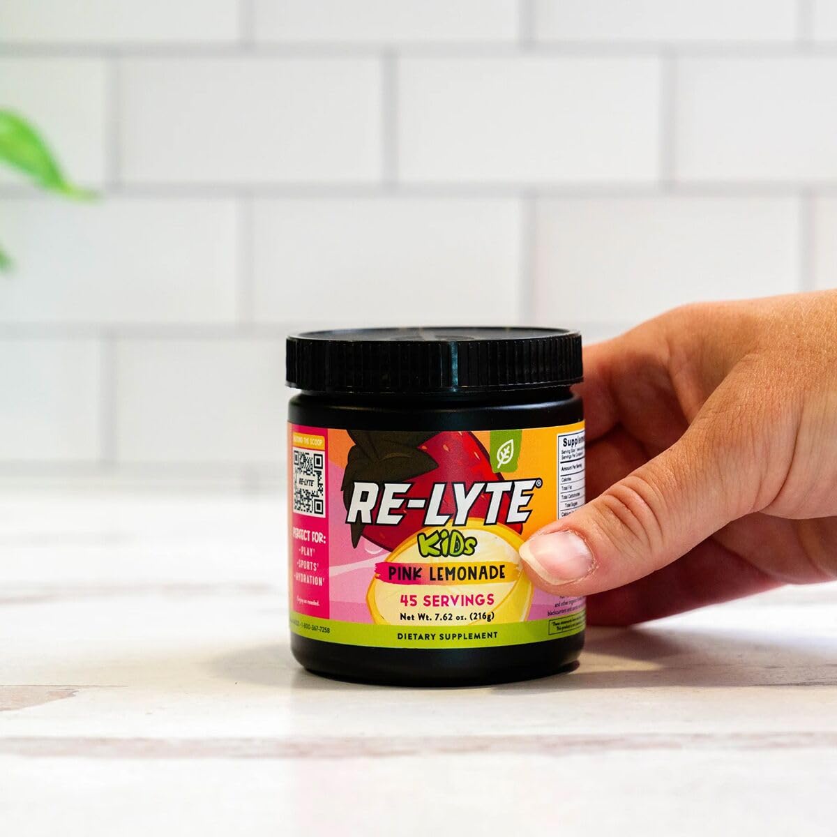 REDMOND cuchara con porción de Re-Lyte Kids que demuestra tamaño de servicio