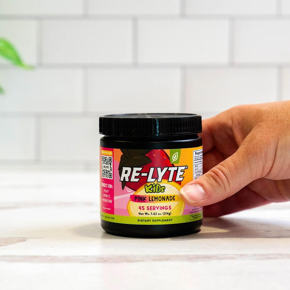 REDMOND cuchara con porción de Re-Lyte Kids que demuestra tamaño de servicio