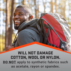 Repel frasco guardado en mochila ideal para excursiones largas