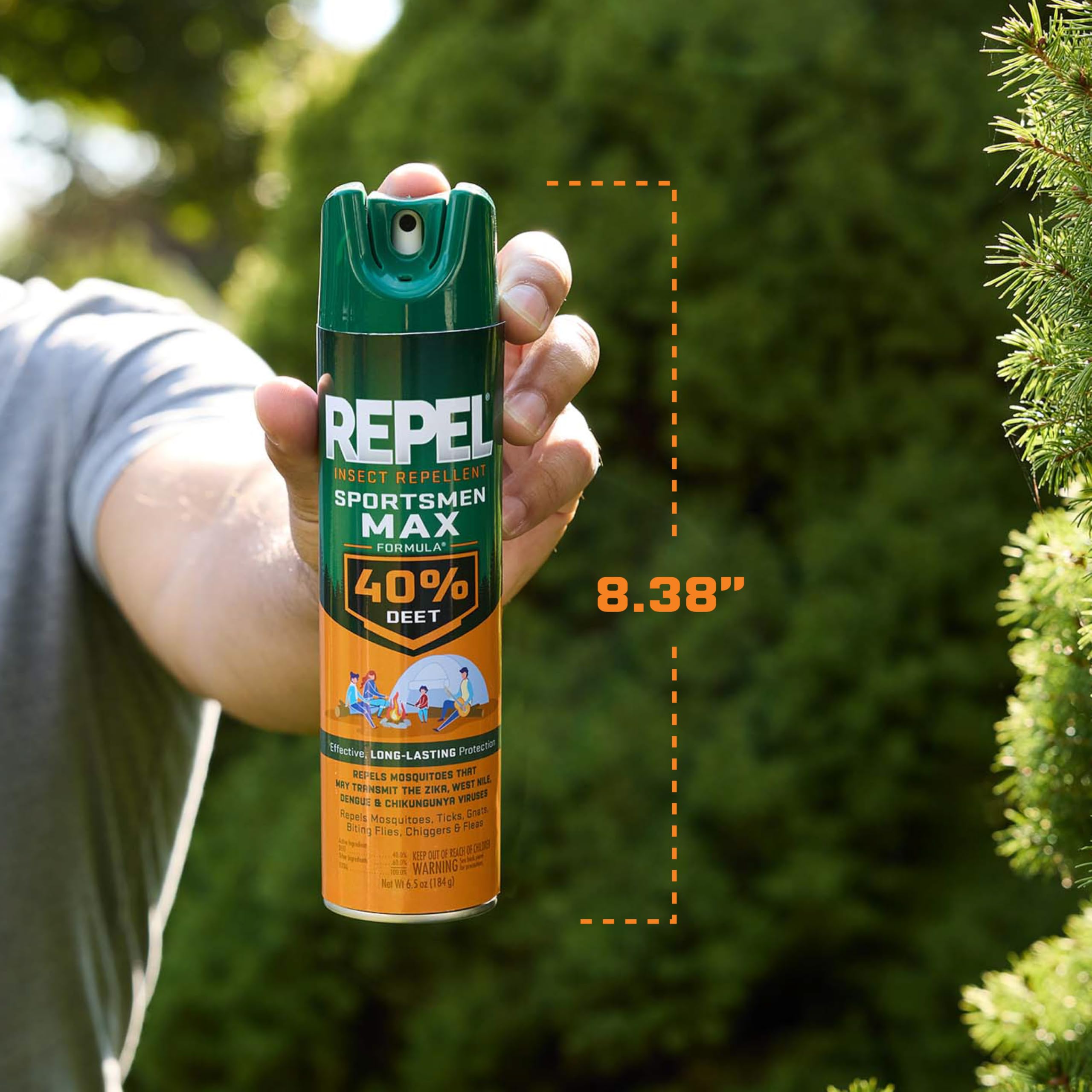 Lata Repel Sportsmen Max guardada en mochila, lista para actividades outdoor