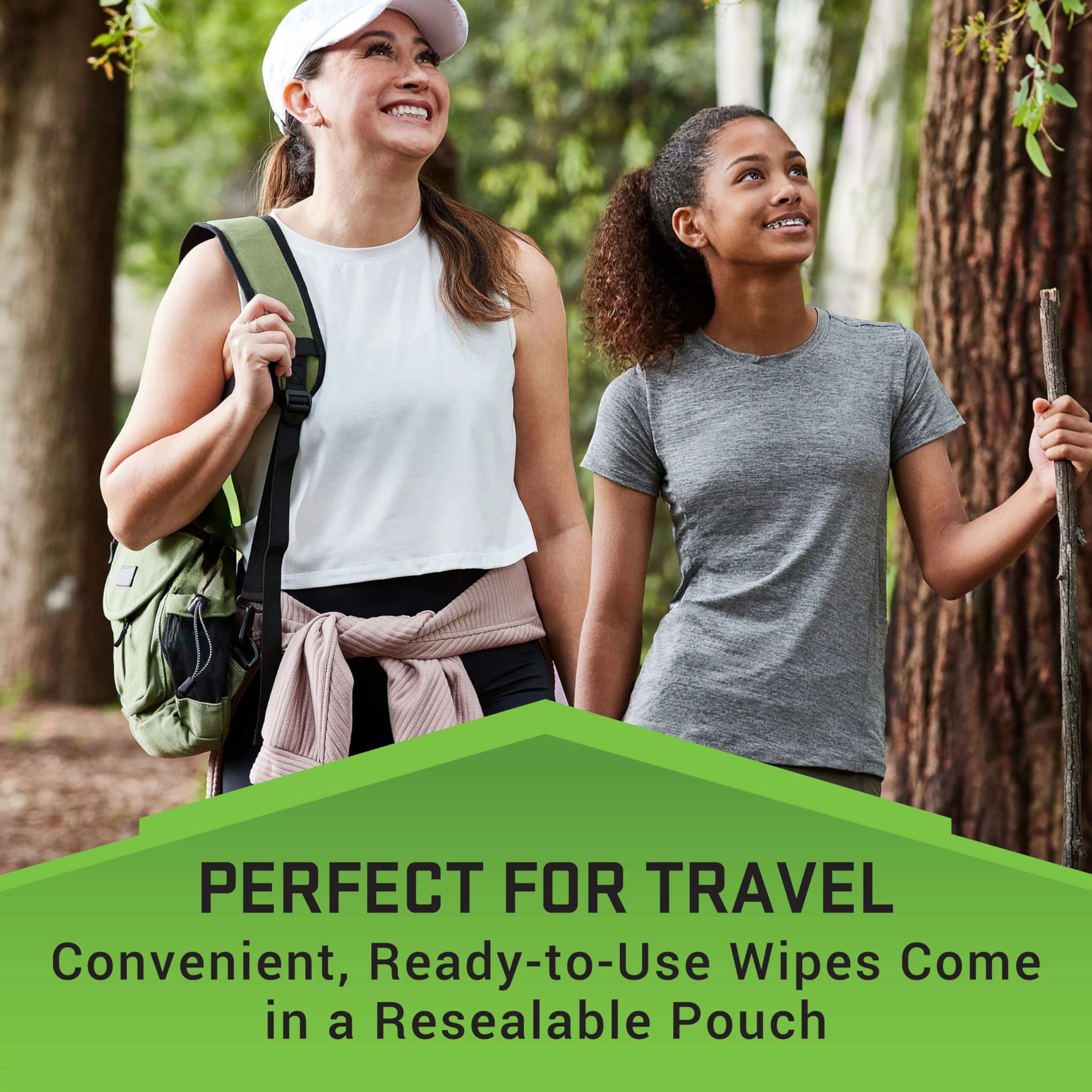 Repel toallita junto a una moneda para comparar tamaño compacto