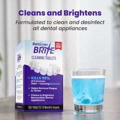 Retainer Brite comparación de tamaño con una mano para visualizar cantidad y escala