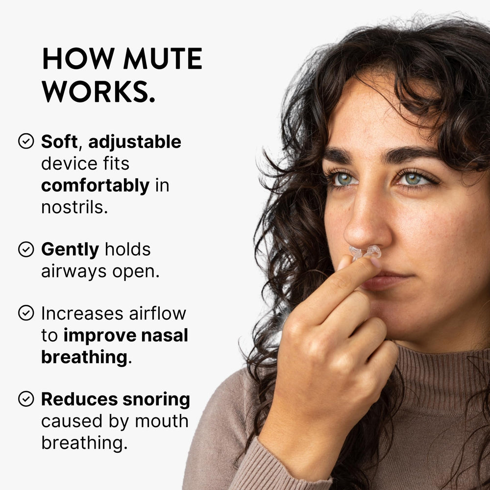 Rhinomed Mute en mano para mostrar tamaño y facilidad de uso
