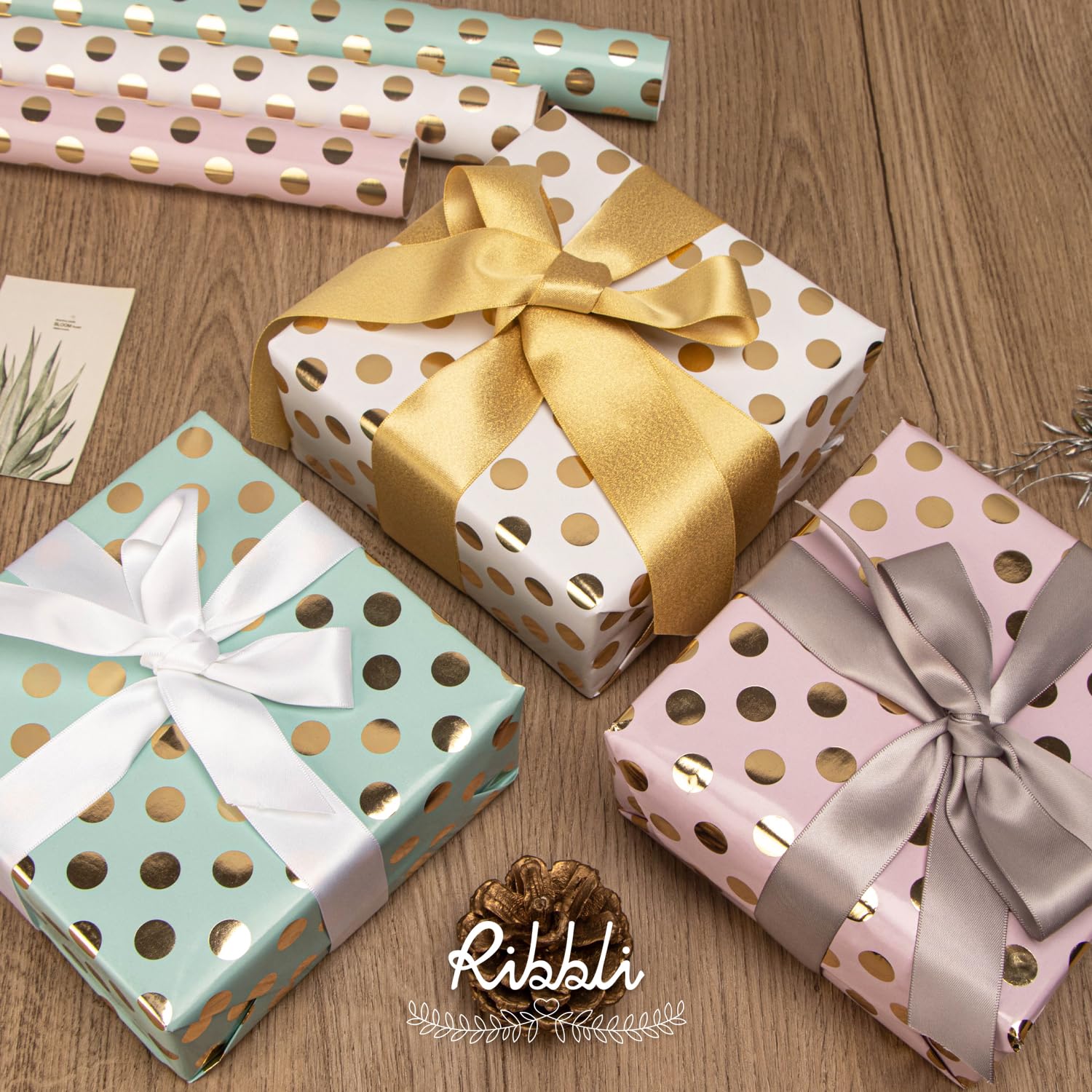 Ribbli los tres rollos juntos ofreciendo variedad para proyectos