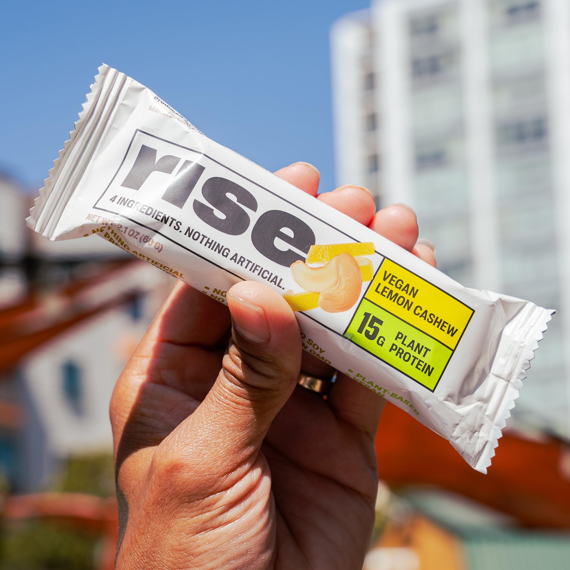 Rise detalle de etiqueta nutricional que muestra 15 g de proteína