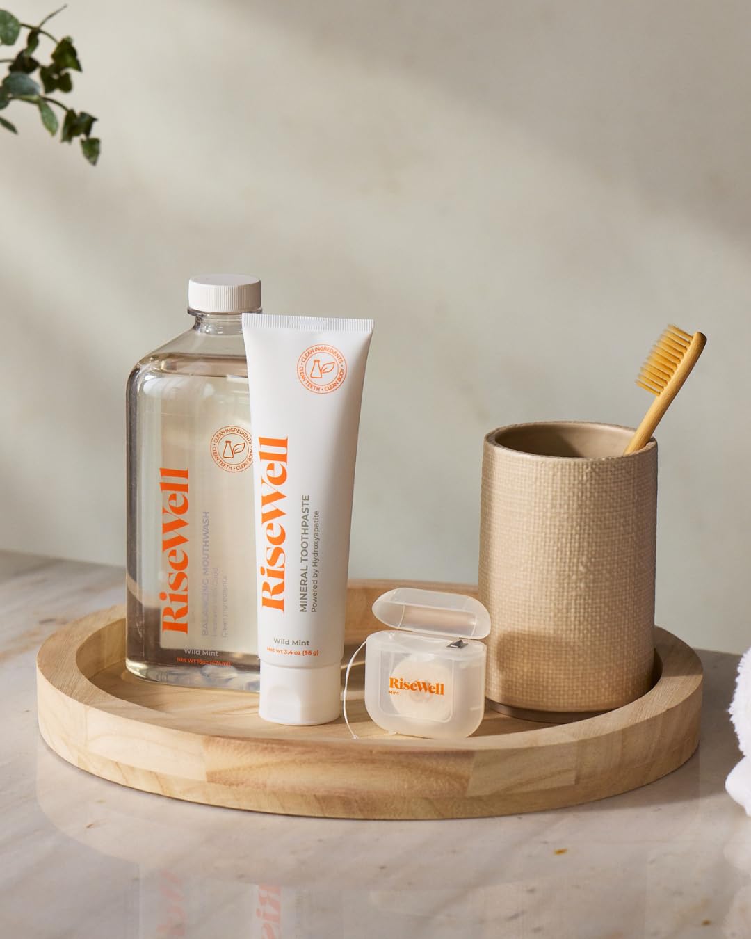 RiseWell tubo junto a neceser de viaje, tamaño 3.4 oz fácil de transportar