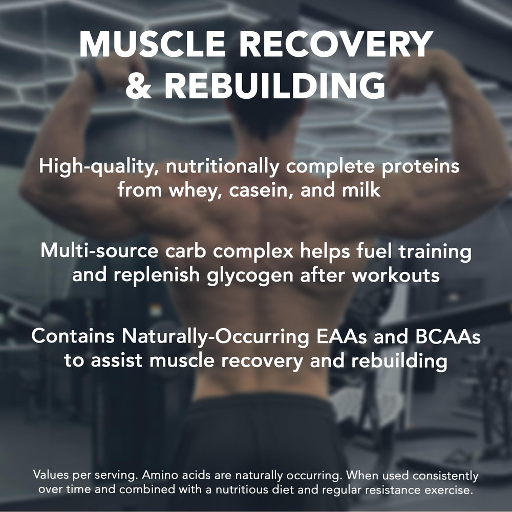 Cucharada medidora con polvo Rivalus Clean Gainer preparada para mezclar