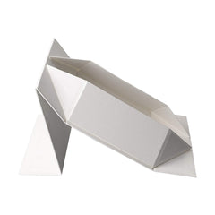 Rsgift caja en mesa de boda mostrando uso en eventos