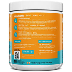 RSP NUTRITION AminoLean en contexto lifestyle junto a botella de agua, mantiene hidratación