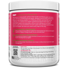 RSP NUTRITION AminoLean atleta en gimnasio preparando la bebida antes de entrenar